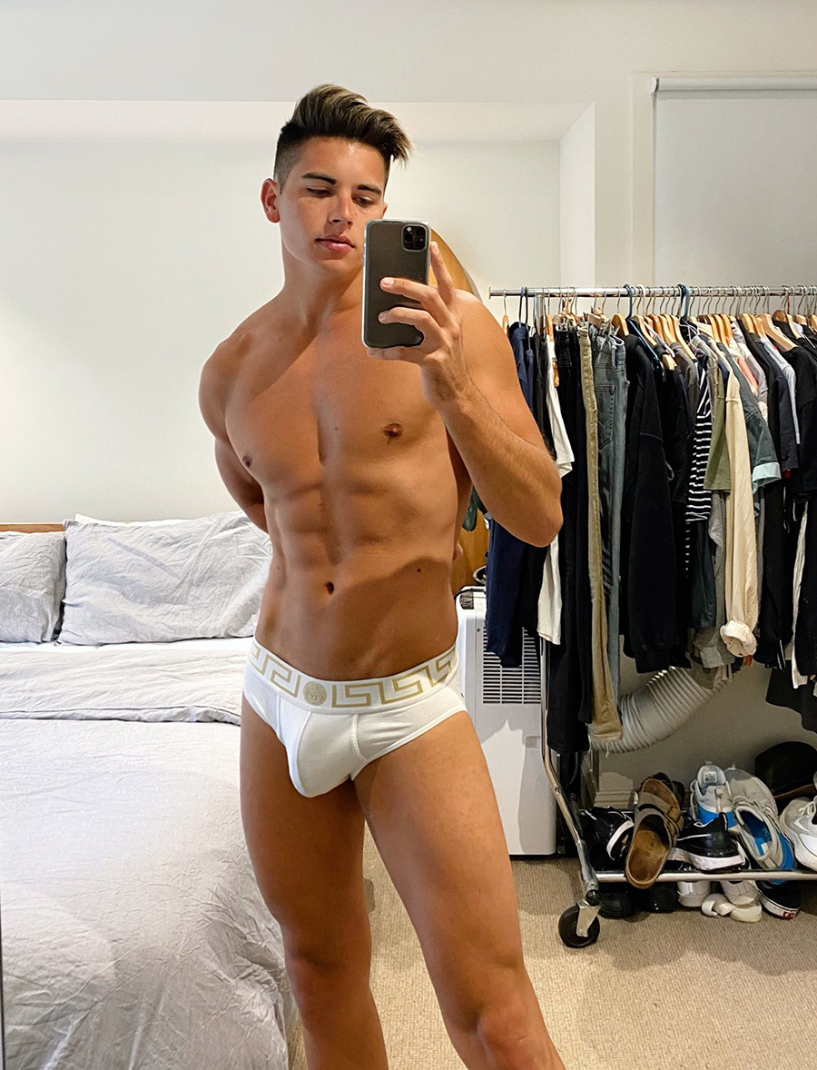 Click for more speedo photos.