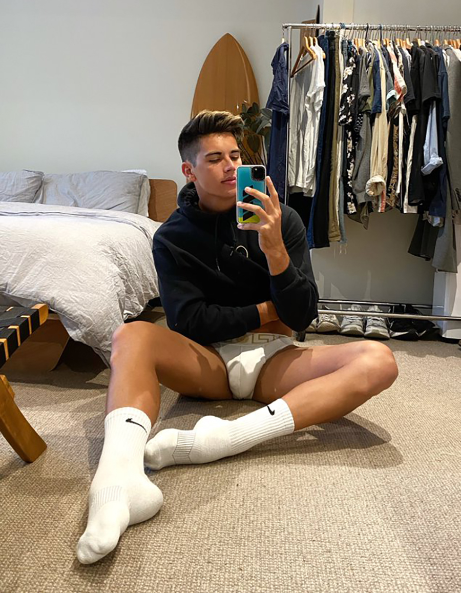 Click for more speedo photos.