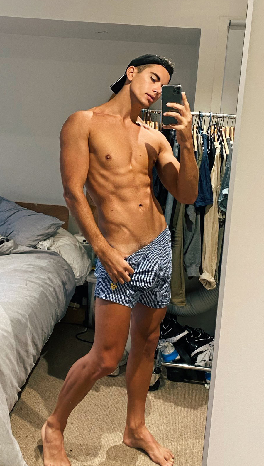 Click for more speedo photos.