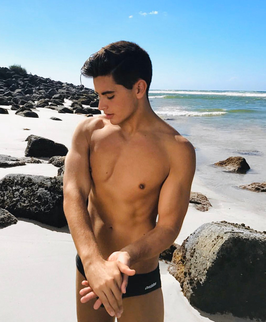 Click for more speedo photos.