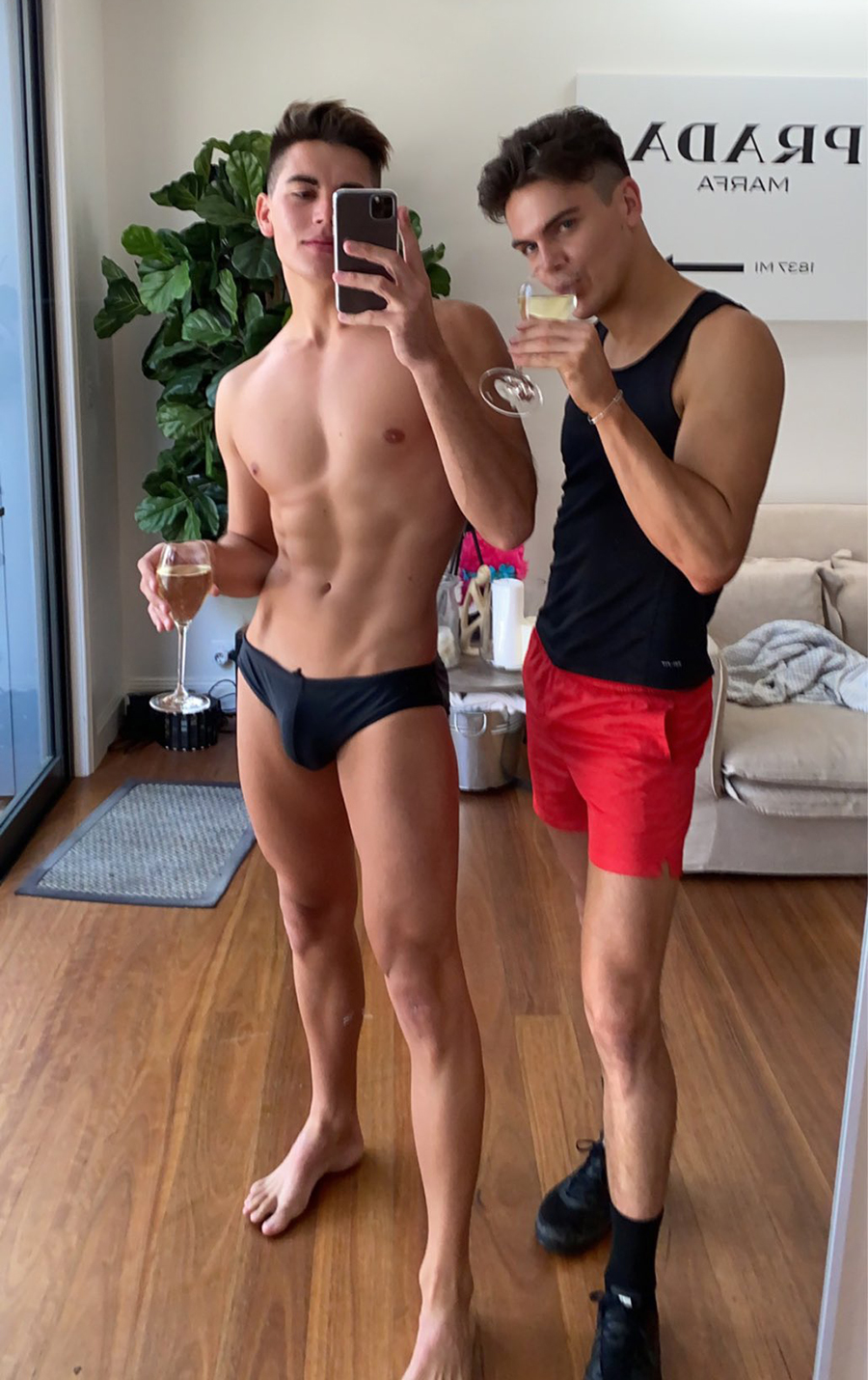 Click for more speedo photos.