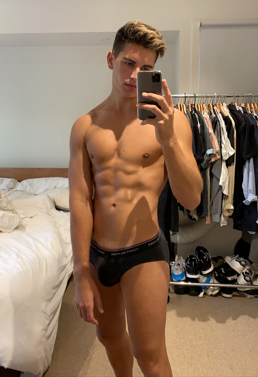 Click for more speedo photos.