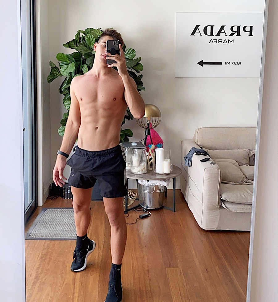 Click for more speedo photos.