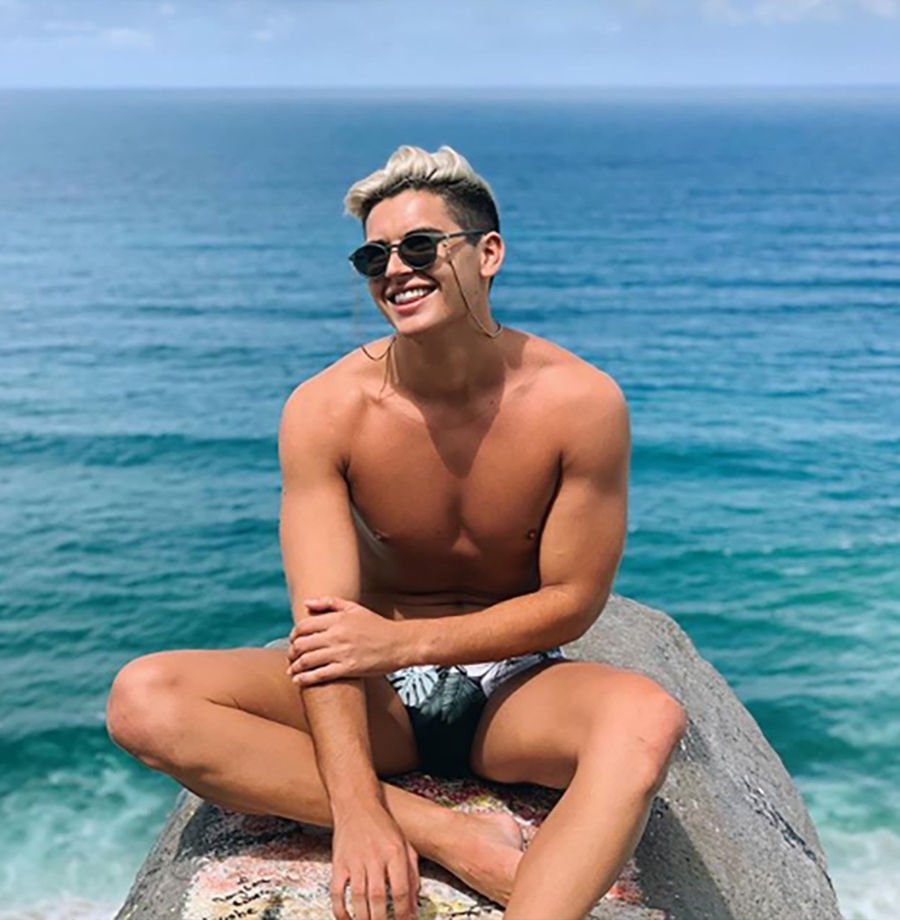 Click for more speedo photos.