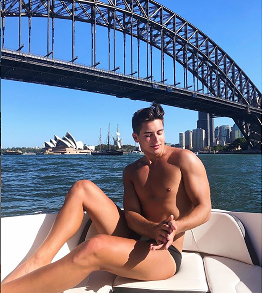 Click for more speedo photos.