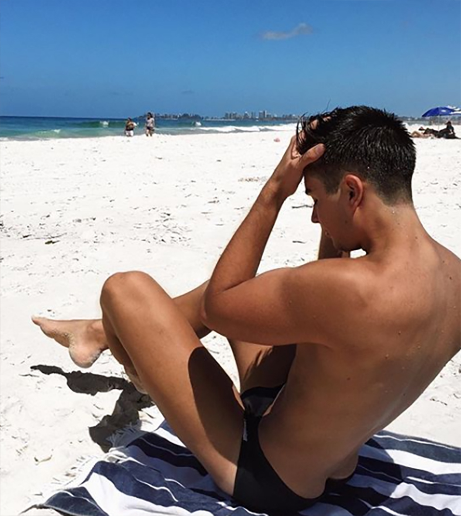 Click for more speedo photos.