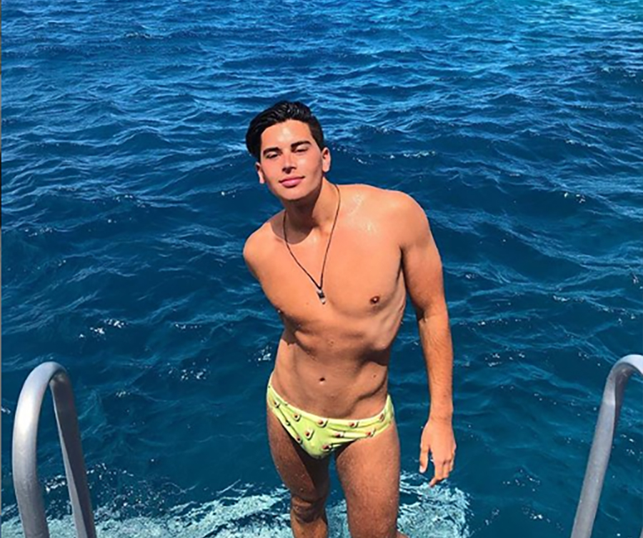 Click for more speedo photos.