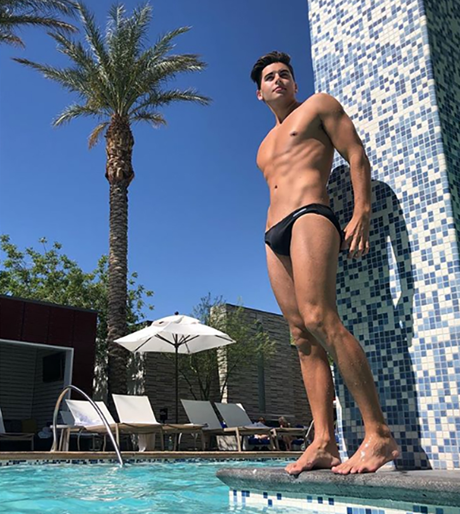 Click for more speedo photos.