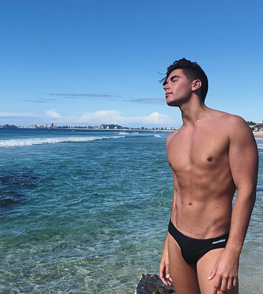 Click for more speedo photos.