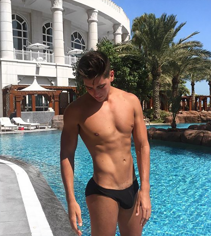 Click for more speedo photos.