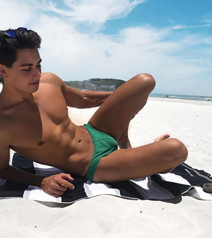 Click for more speedo photos.