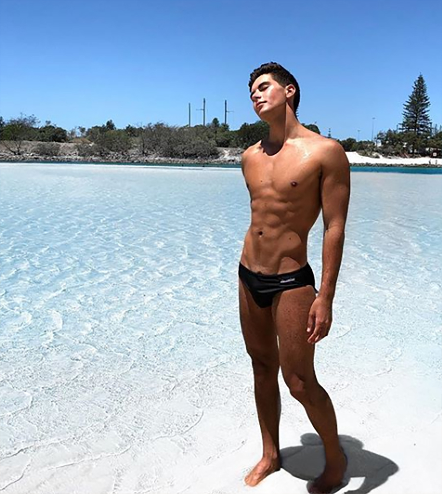 Click for more speedo photos.