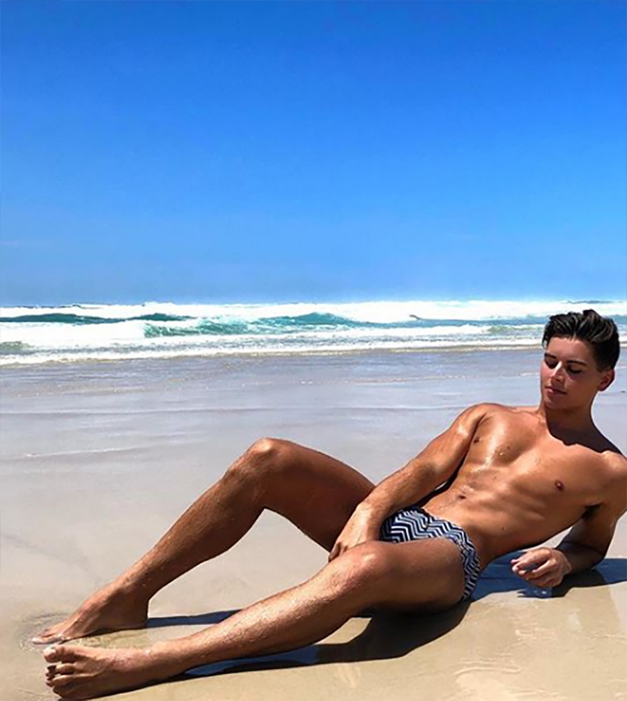 Click for more speedo photos.