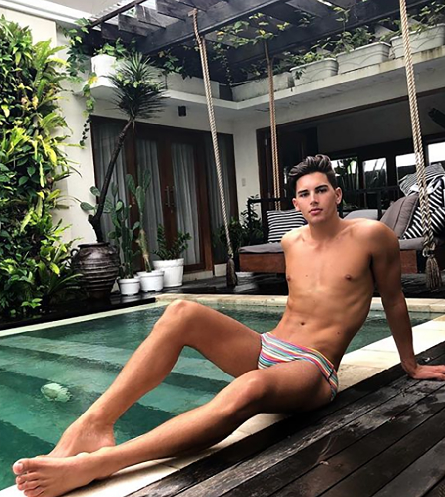 Click for more speedo photos.