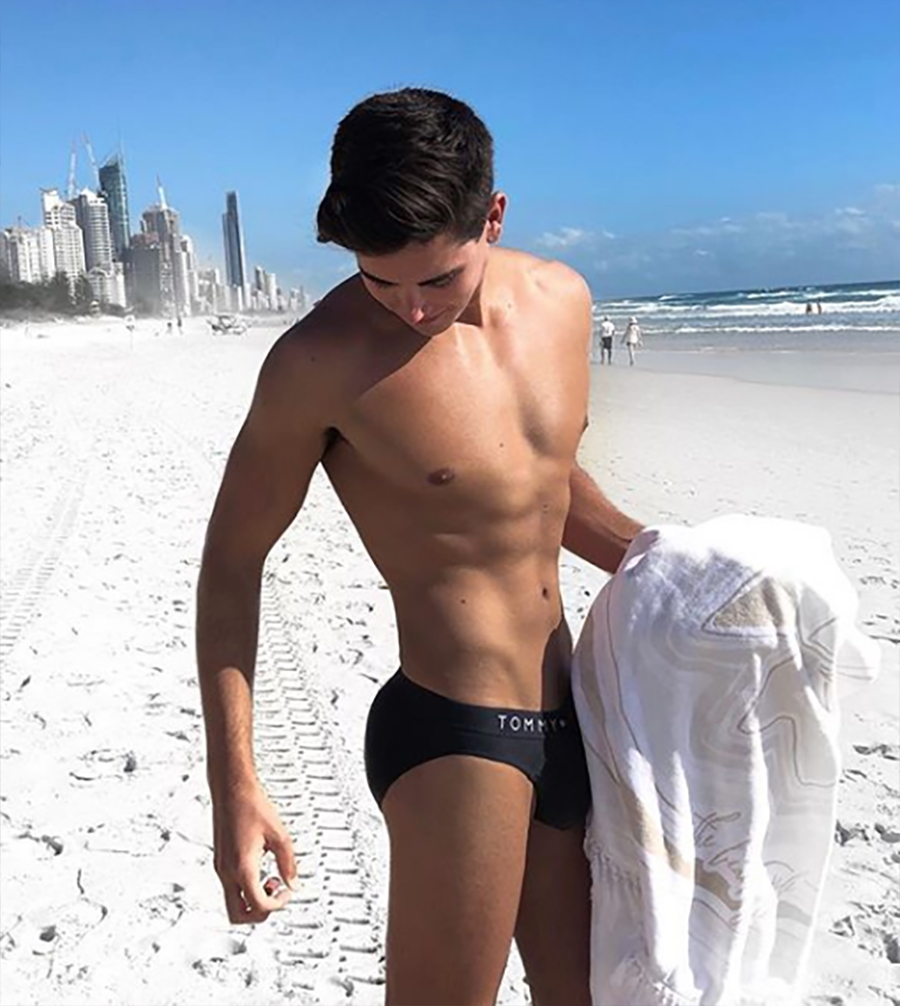 Click for more speedo photos.