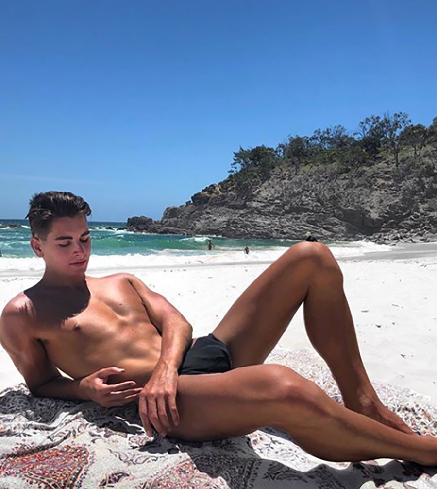 Click for more speedo photos.