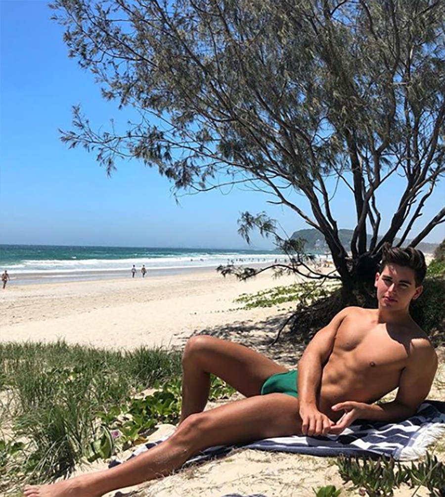 Click for more speedo photos.