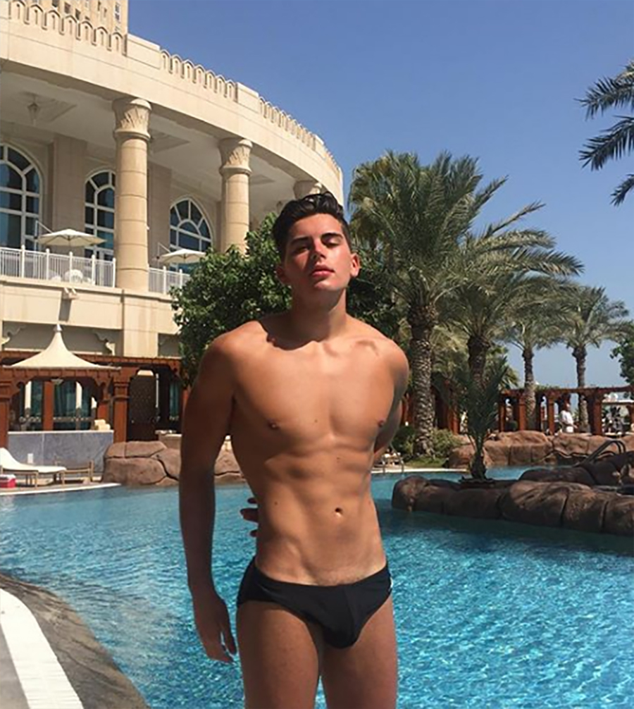 Click for more speedo photos.