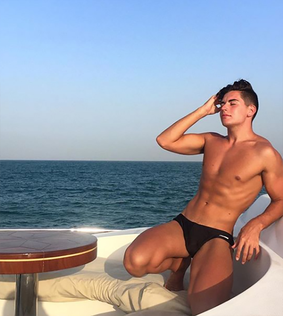 Click for more speedo photos.