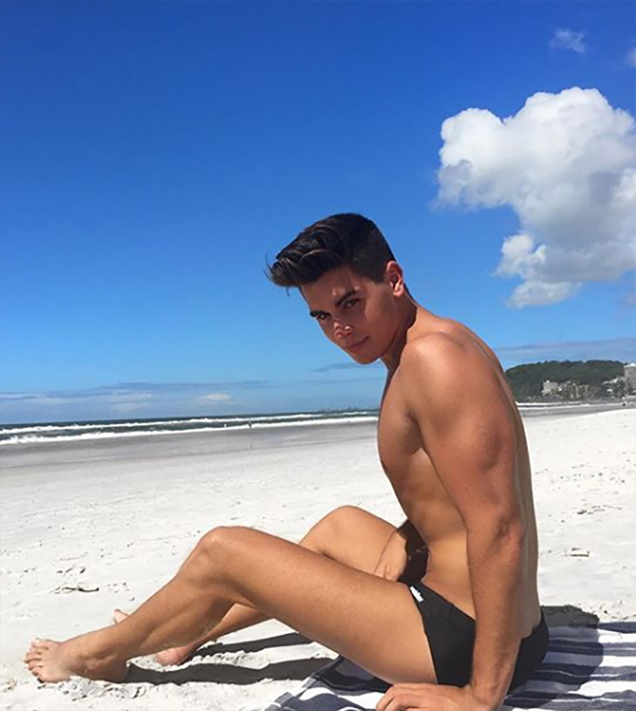 Click for more speedo photos.