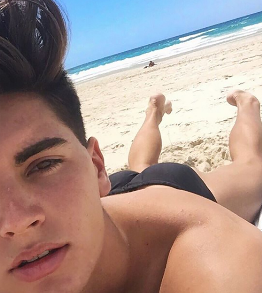 Click for more speedo photos.