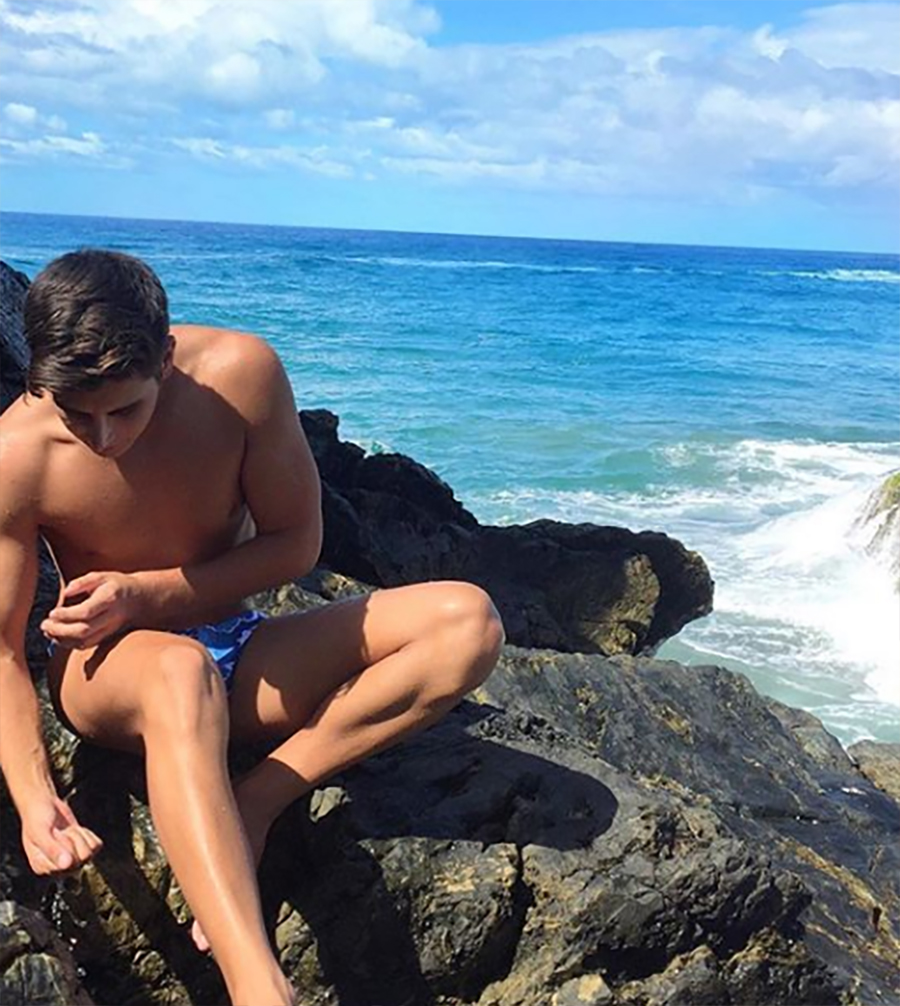Click for more speedo photos.
