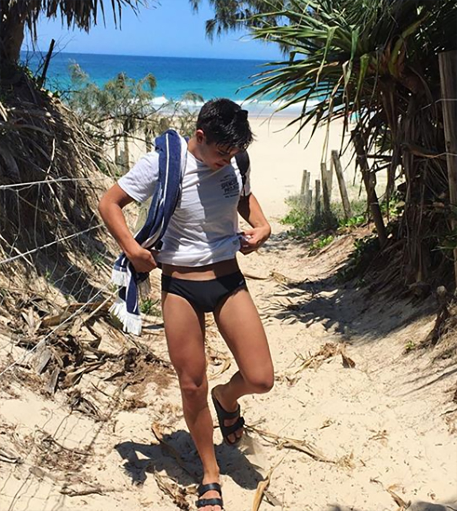 Click for more speedo photos.
